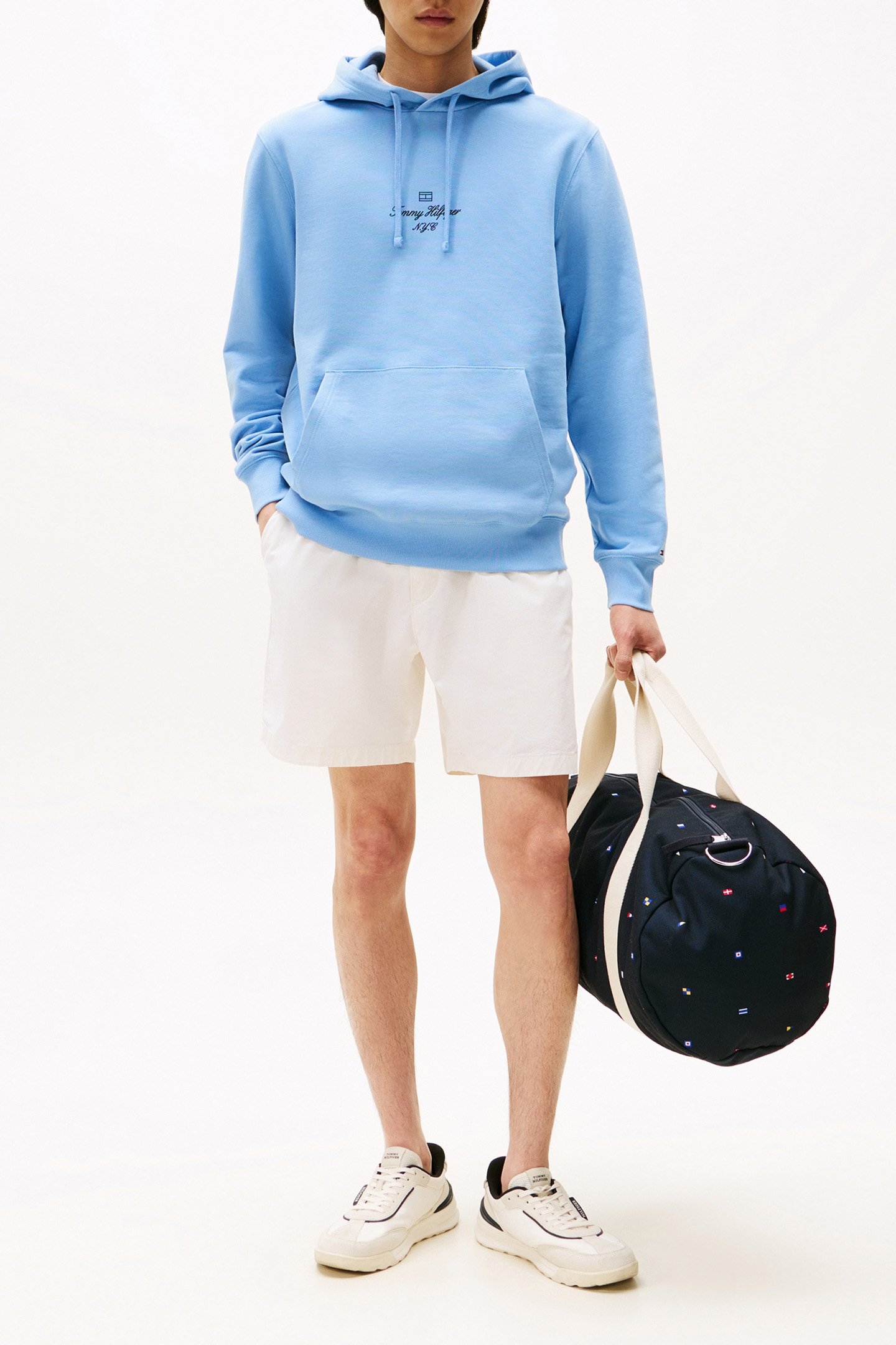 OUTLINE FLAG SCRIPT MEDIUM FIT HOODIE CLOUDY BLUE 2