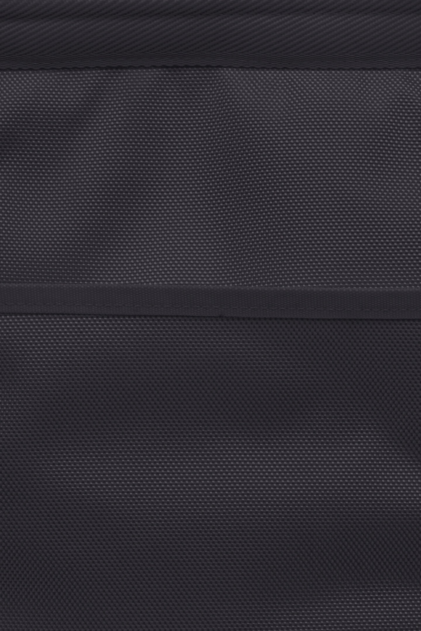 LEGACY ICON TOTE BAG IN BLACK 6