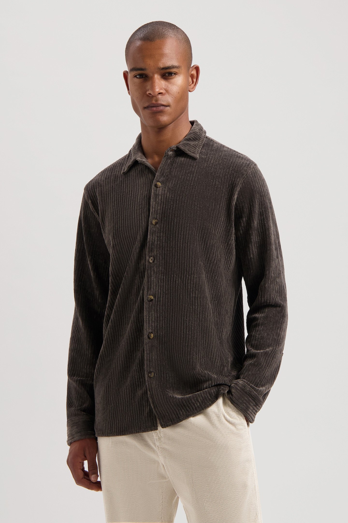 DS_WYATT SHIRT RAVEN 1