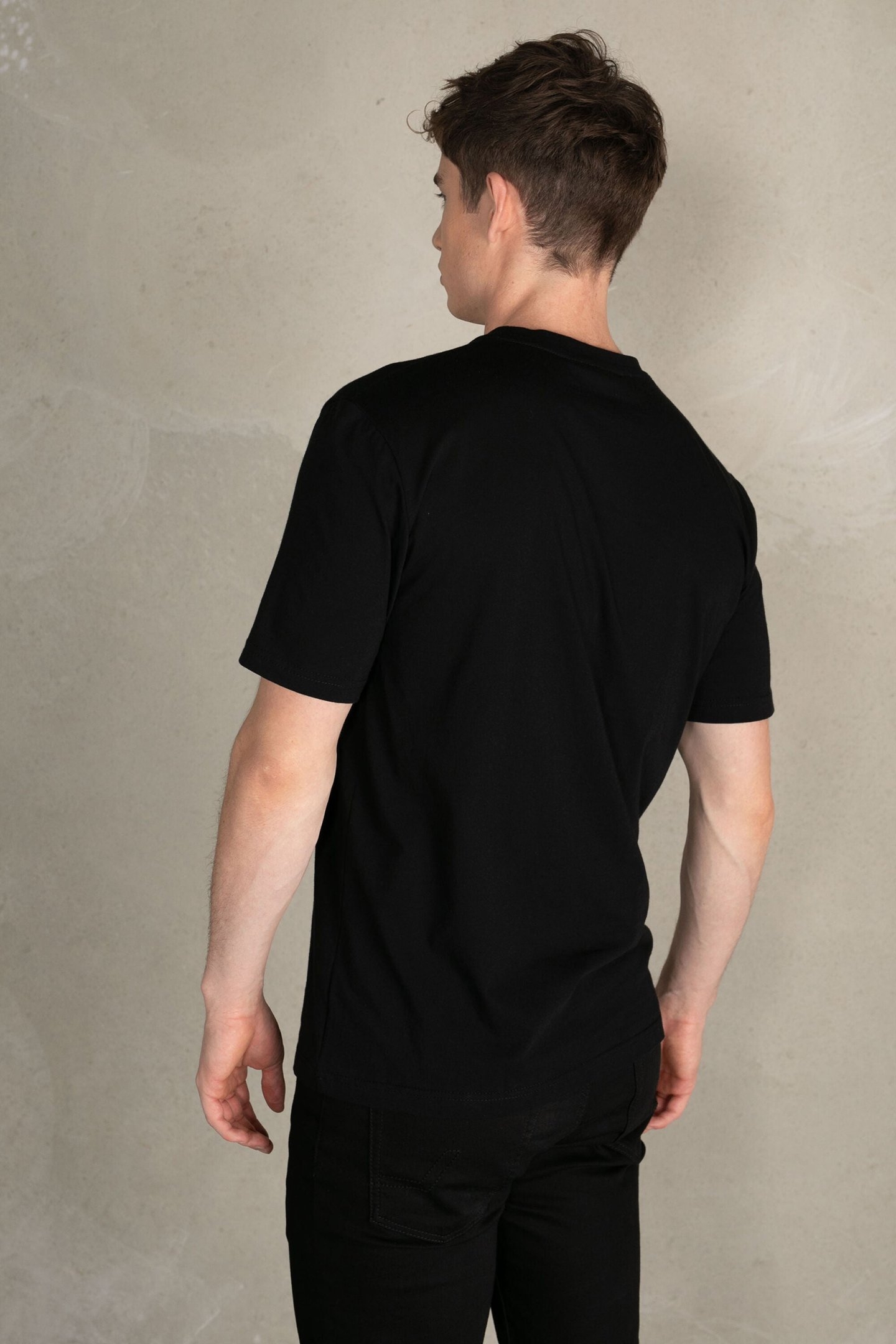 BALR. CLASSIC METAL CLIP STRAIGHT FIT T-SHIRT JET BLACK 2