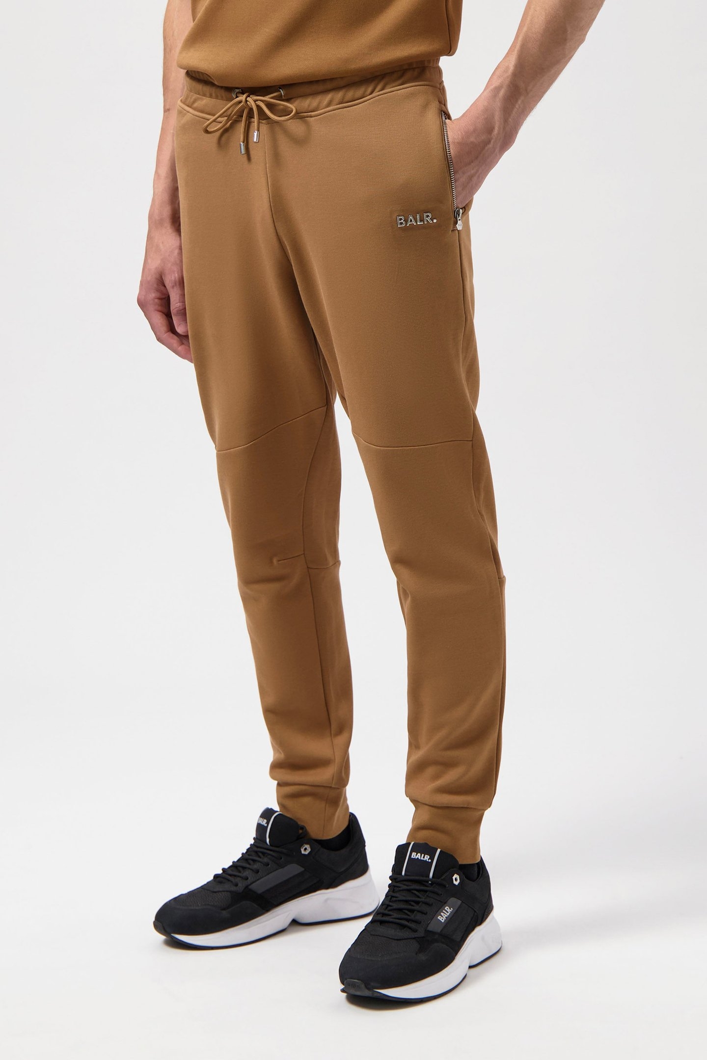 Q-SERIES REGULAR FIT JOGGER TOASTED COCONUT 1