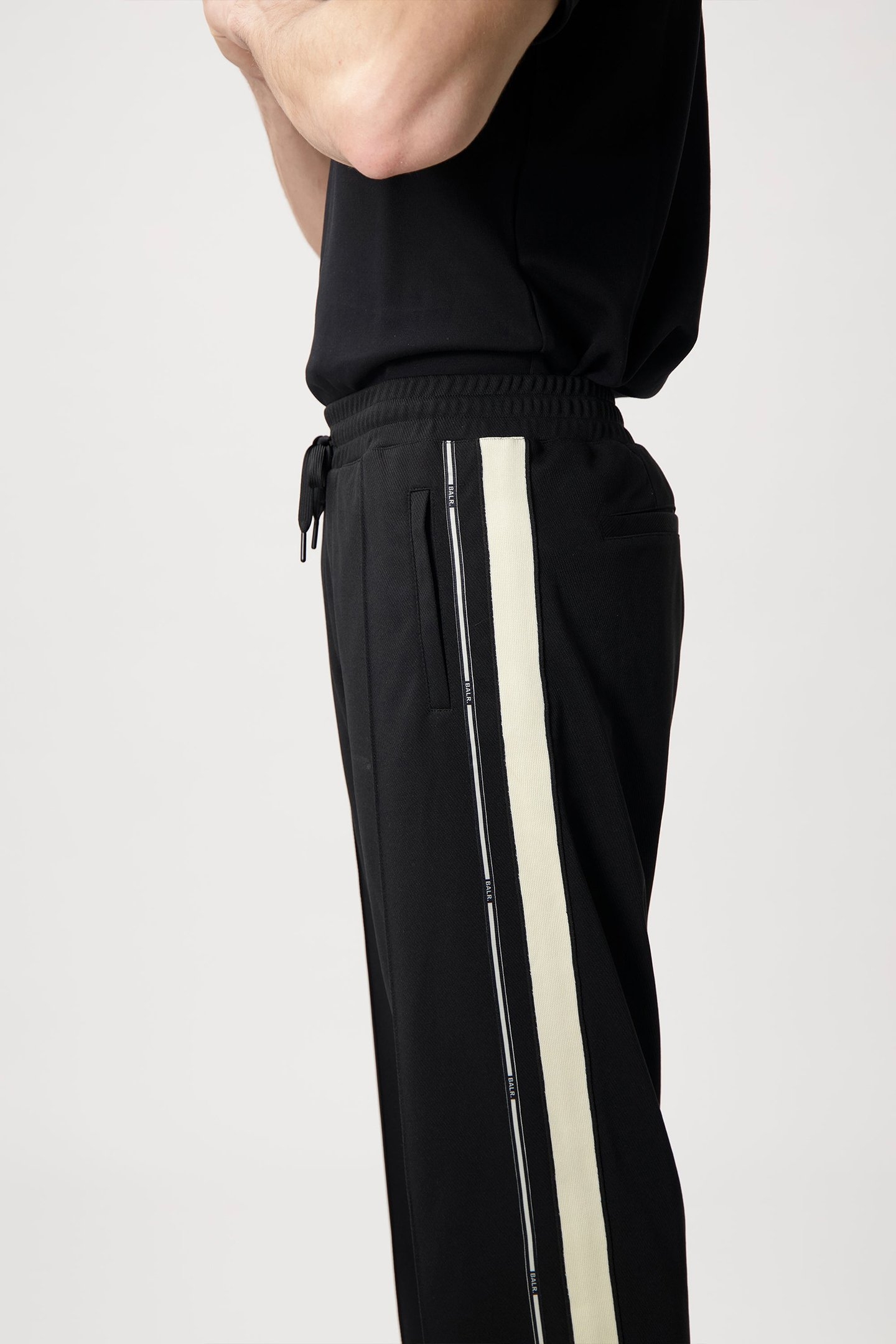 TAPE STRAIGHT TRACK PANTS JET BLACK 6