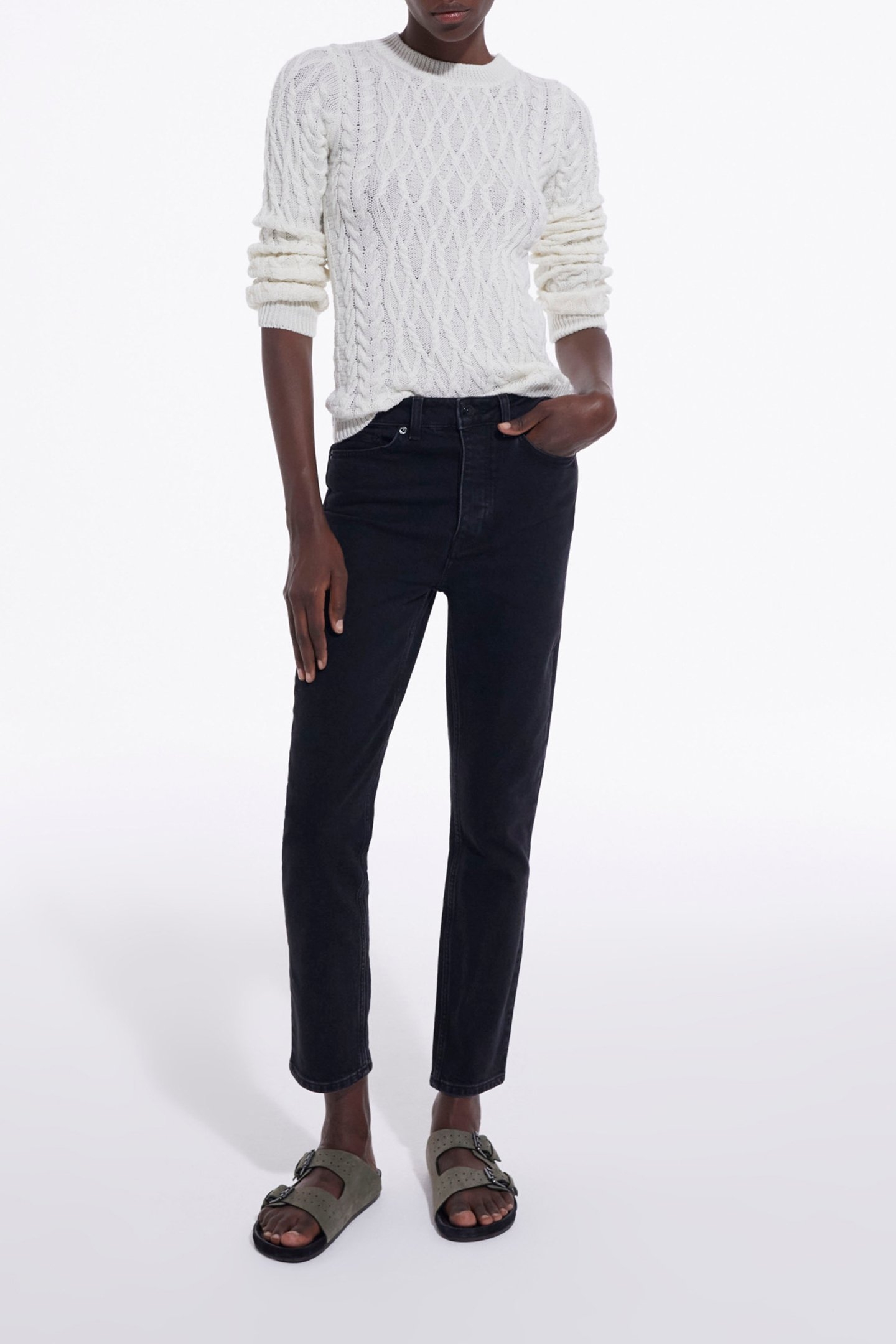 CABLE WOOL ROUND NECK SWEATER WHITE 3