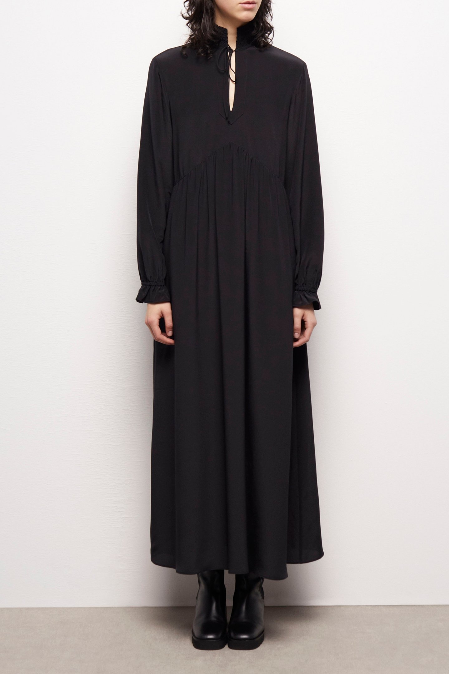 LONG-SLEEVED FLARED DRESS BLACK 1