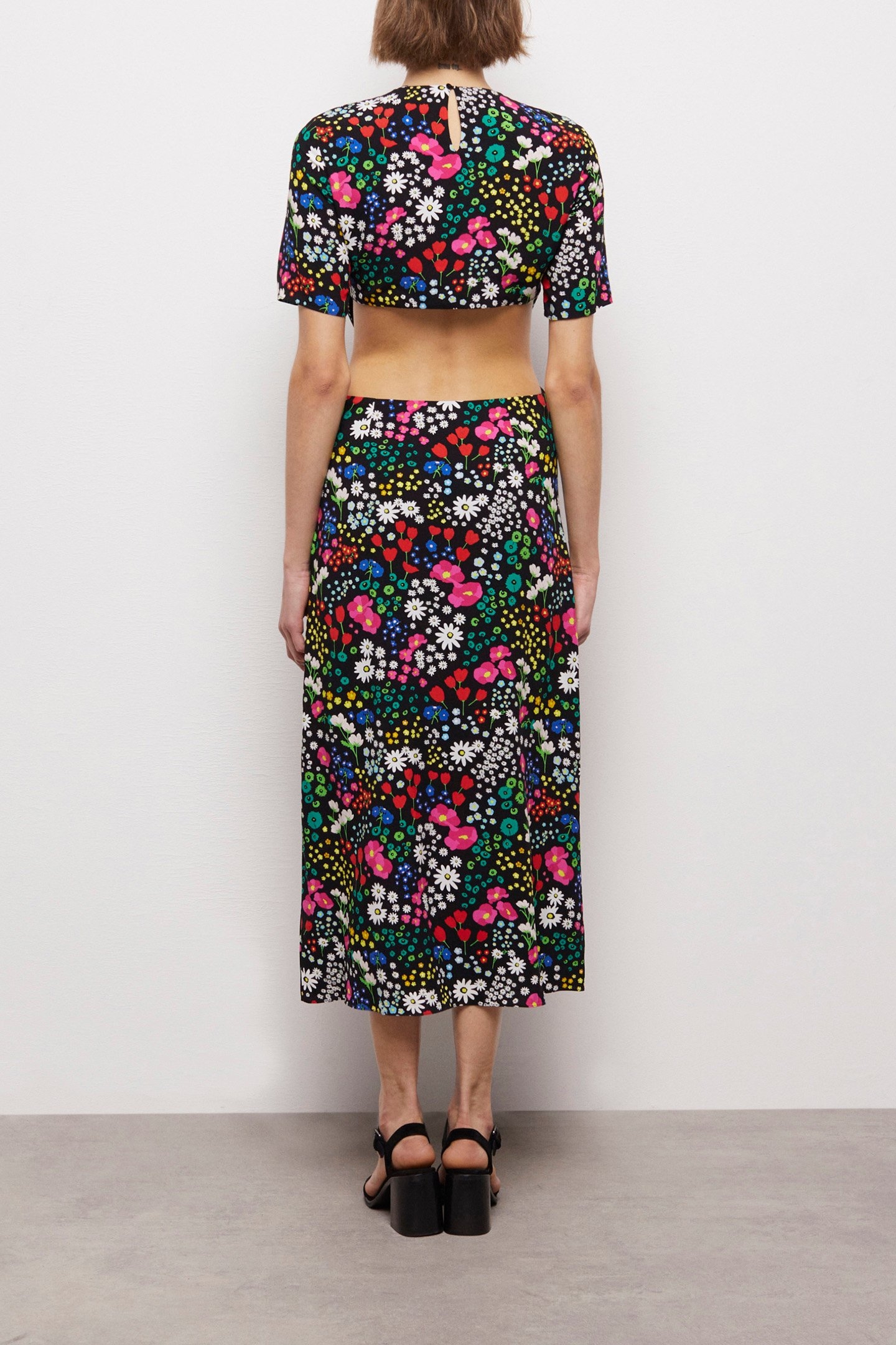 OPEN BACK LONG DRESS WITH SHORT SLEEVES MULTICOLOR 2