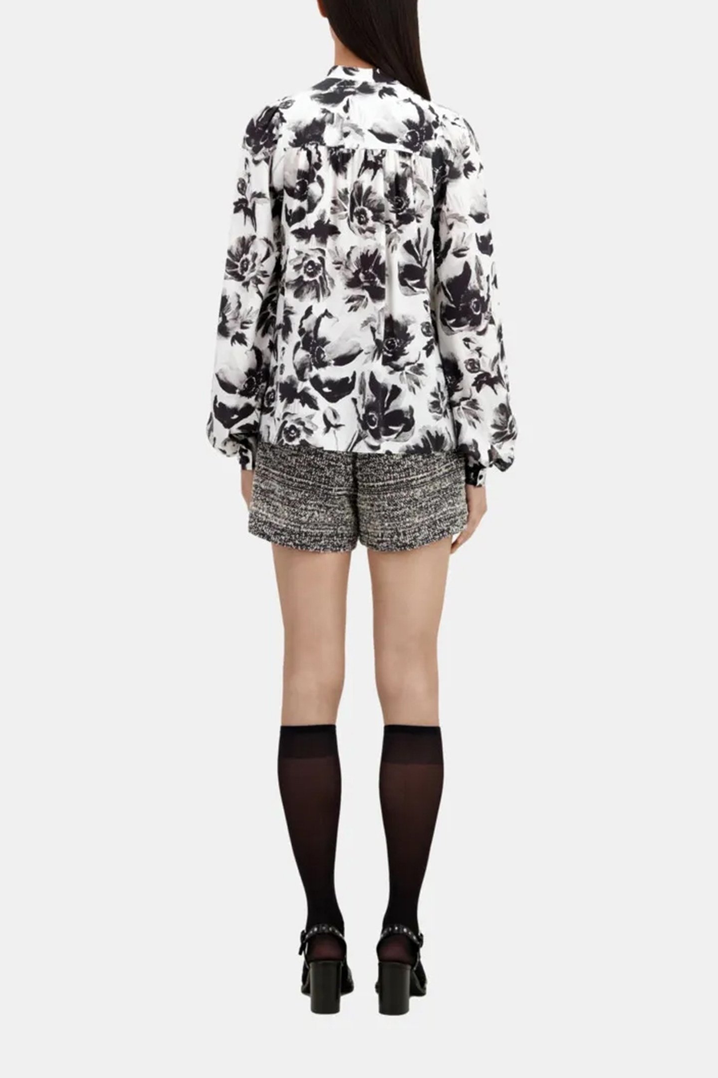 TOP AMPLE ML ENCOLURE V BLACK WHITE 3