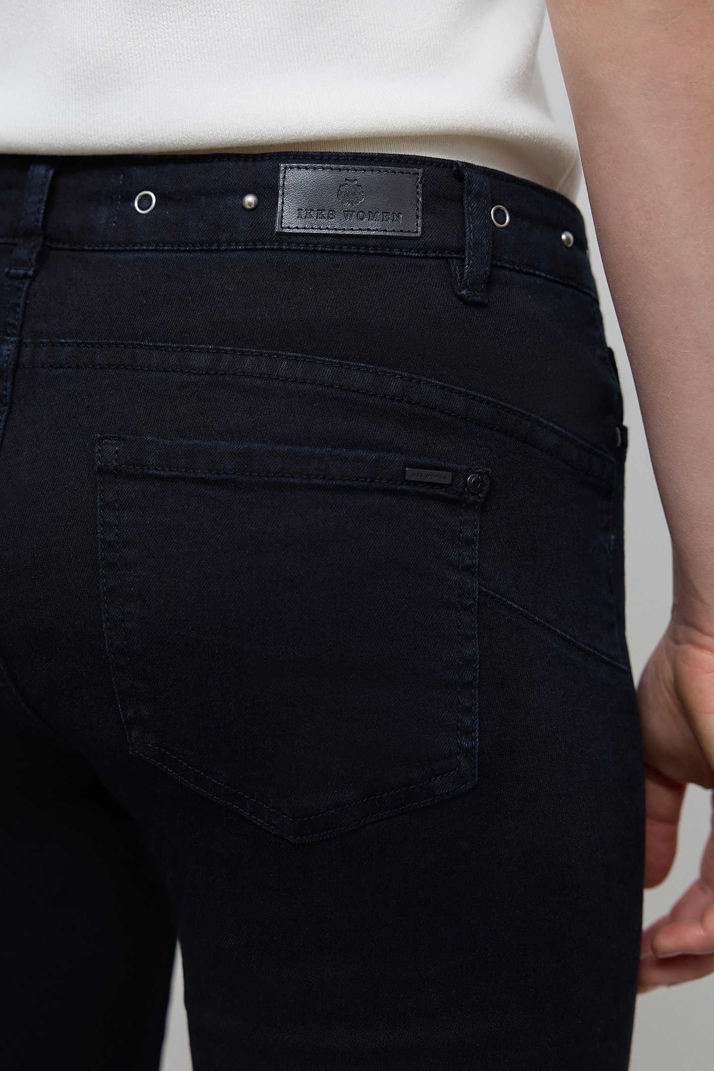 7/8TH SLIM BLUE BLACK POWERSTRETCH STUDDED JEANS 6