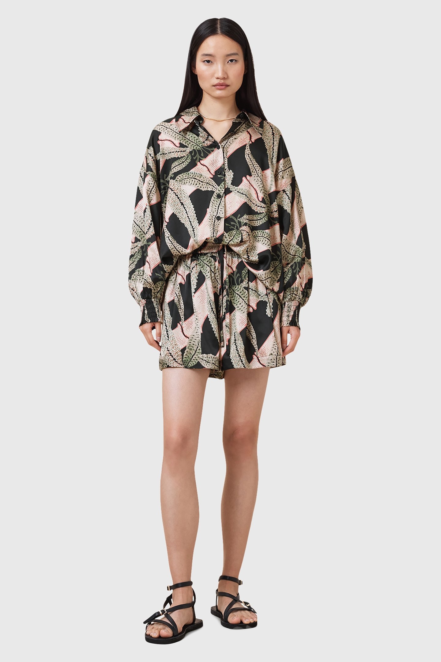 ISLA SHORT GARLAND GREEN 3