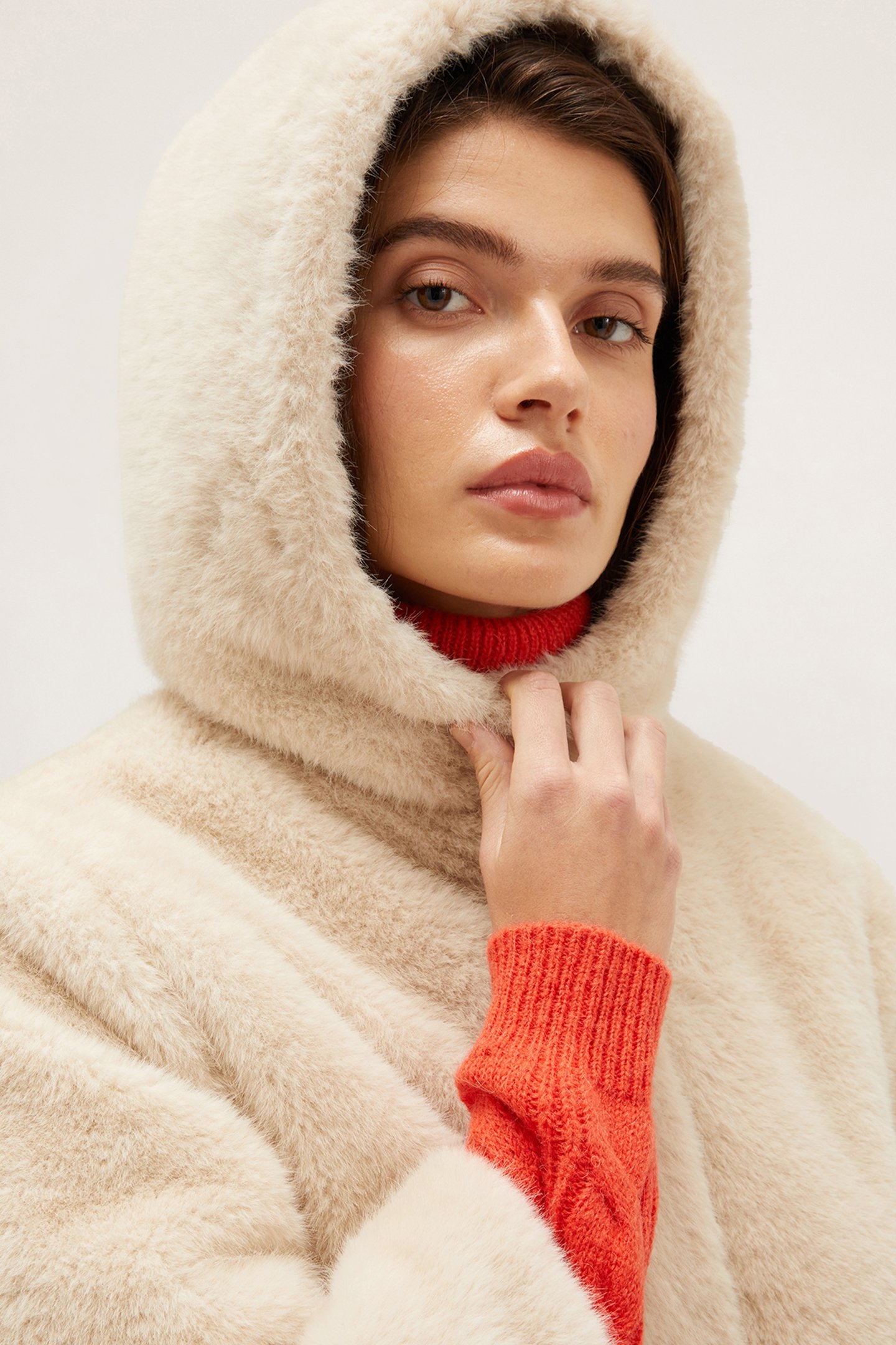 REVERSIBLE TEDDY CAPE WITH HOOD BEIGE 5