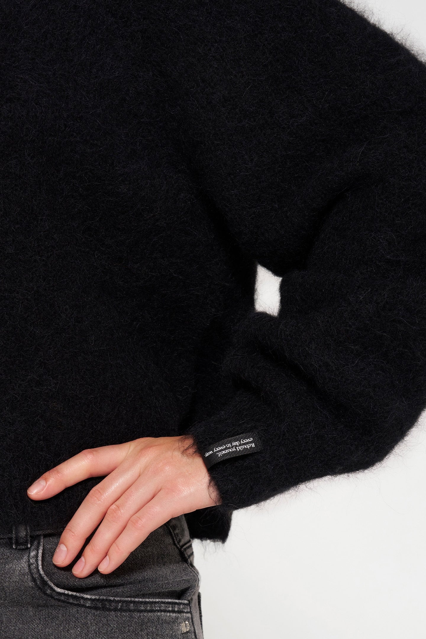 CROPPED V-NECK SWEATER KNIT BLACK 6