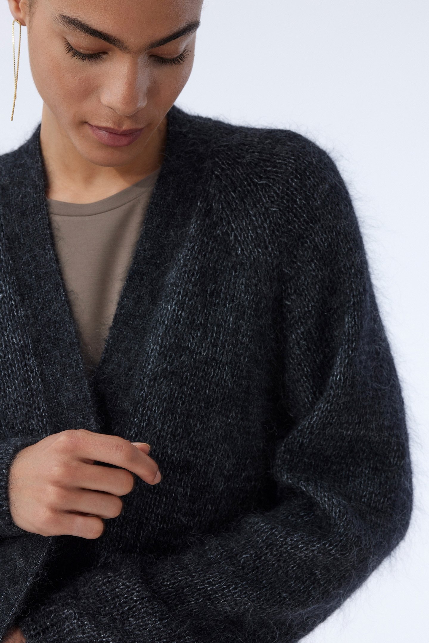 HAILEY CARDIGAN BLACK 5