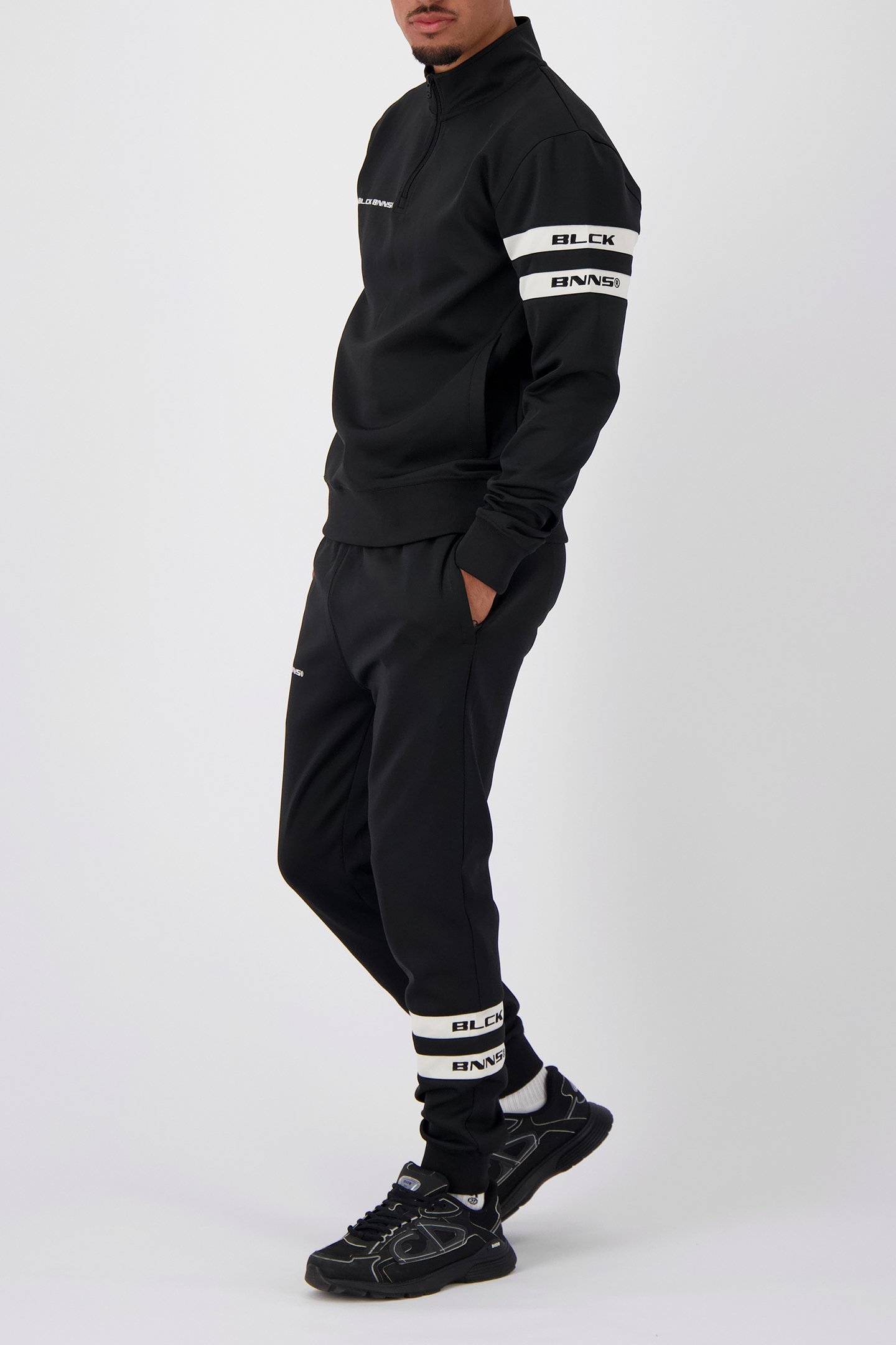 CHARGE TRACKTOP BLACK 5