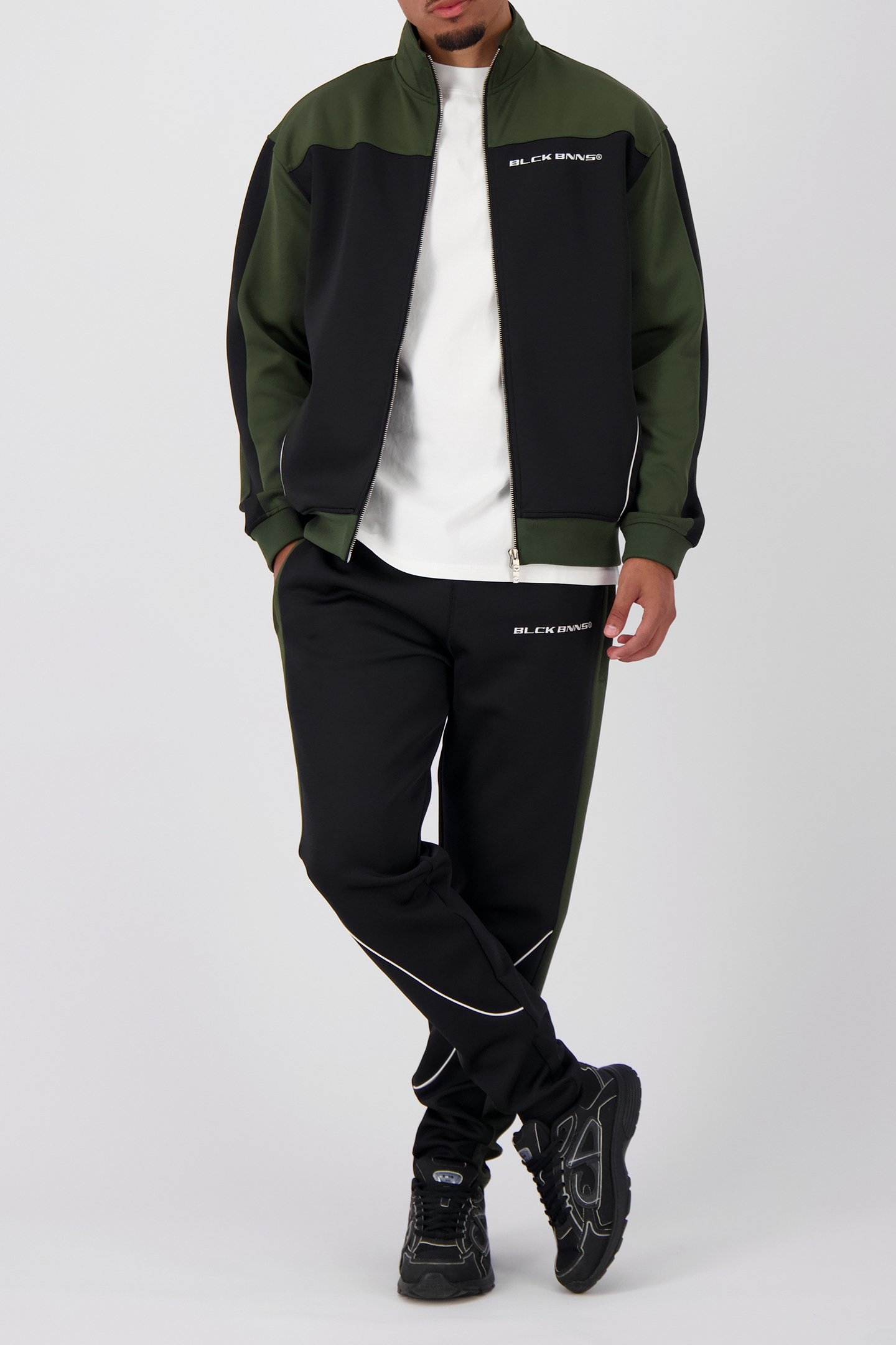 PANEL-V2 TRACKTOP MOSS GREEN 1