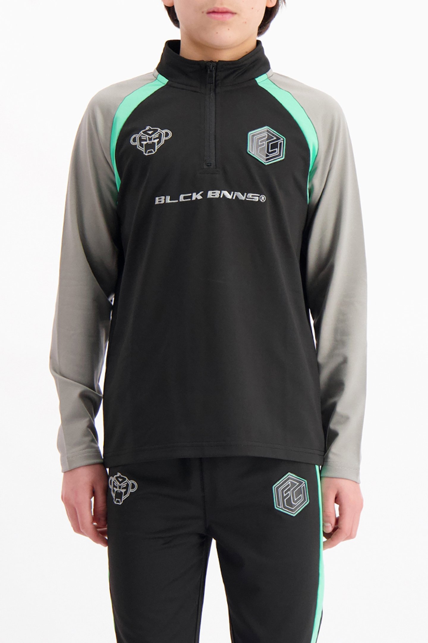 KIDS FOOTBALL TRACKTOP BLACK 1