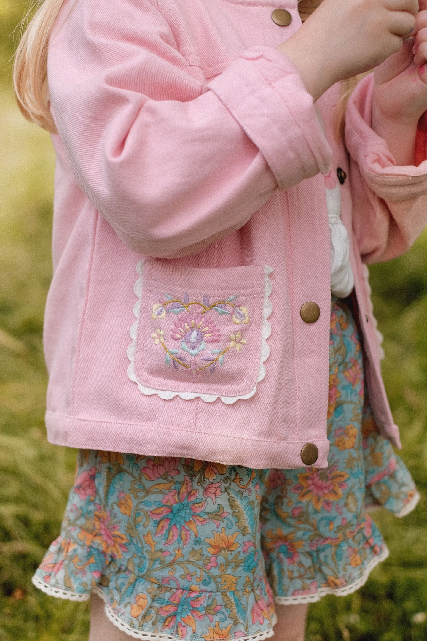 SHORTS VALLALOID WATER RIVER FLOWERS 4