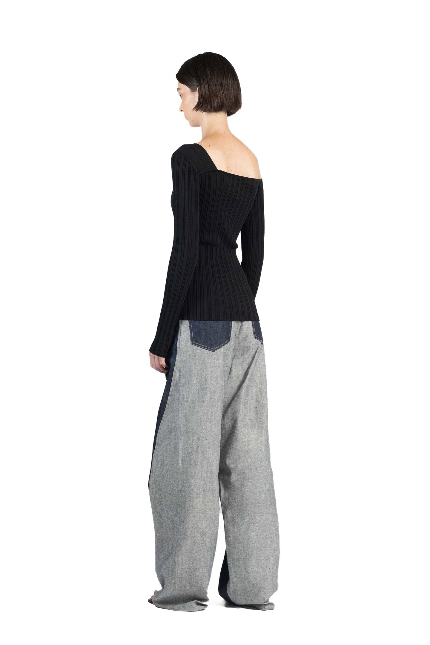 ASYMETRIC FITTED JUMPER BLACK 3