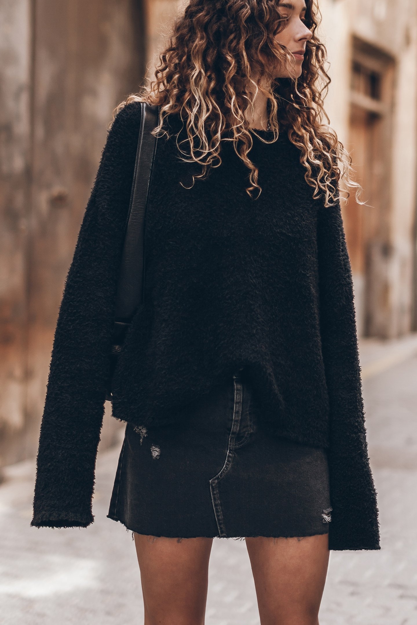 THE BLACK SOFT KNITTED SWEATER 1