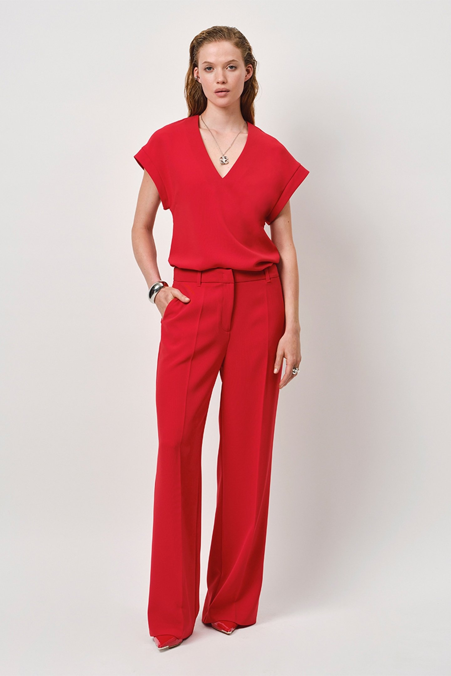 HENNE DETAILED SLIT TOP BRIGHT RED 1