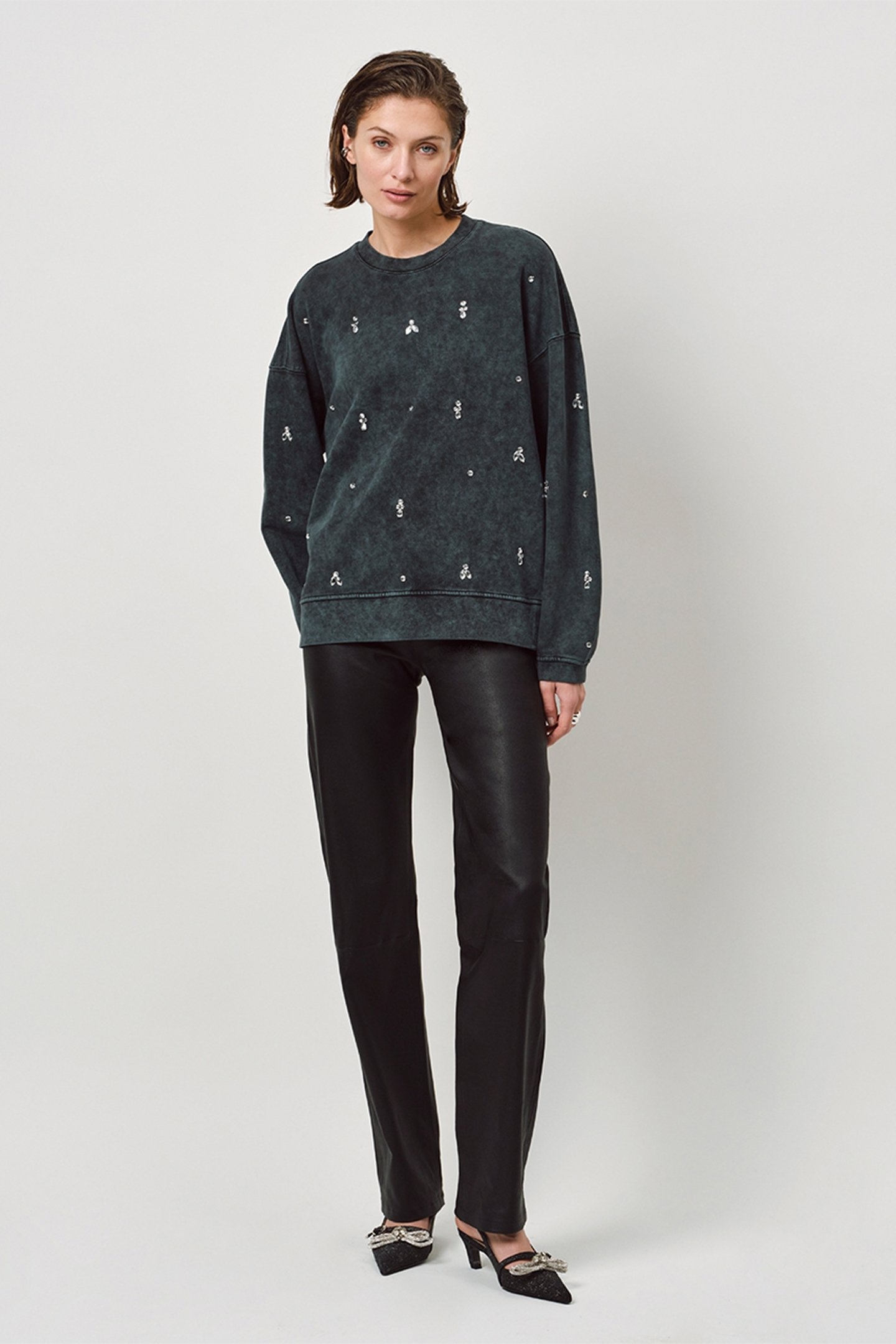 JEXAR EMBELLISHED SWEATER WASHED BLACK 1