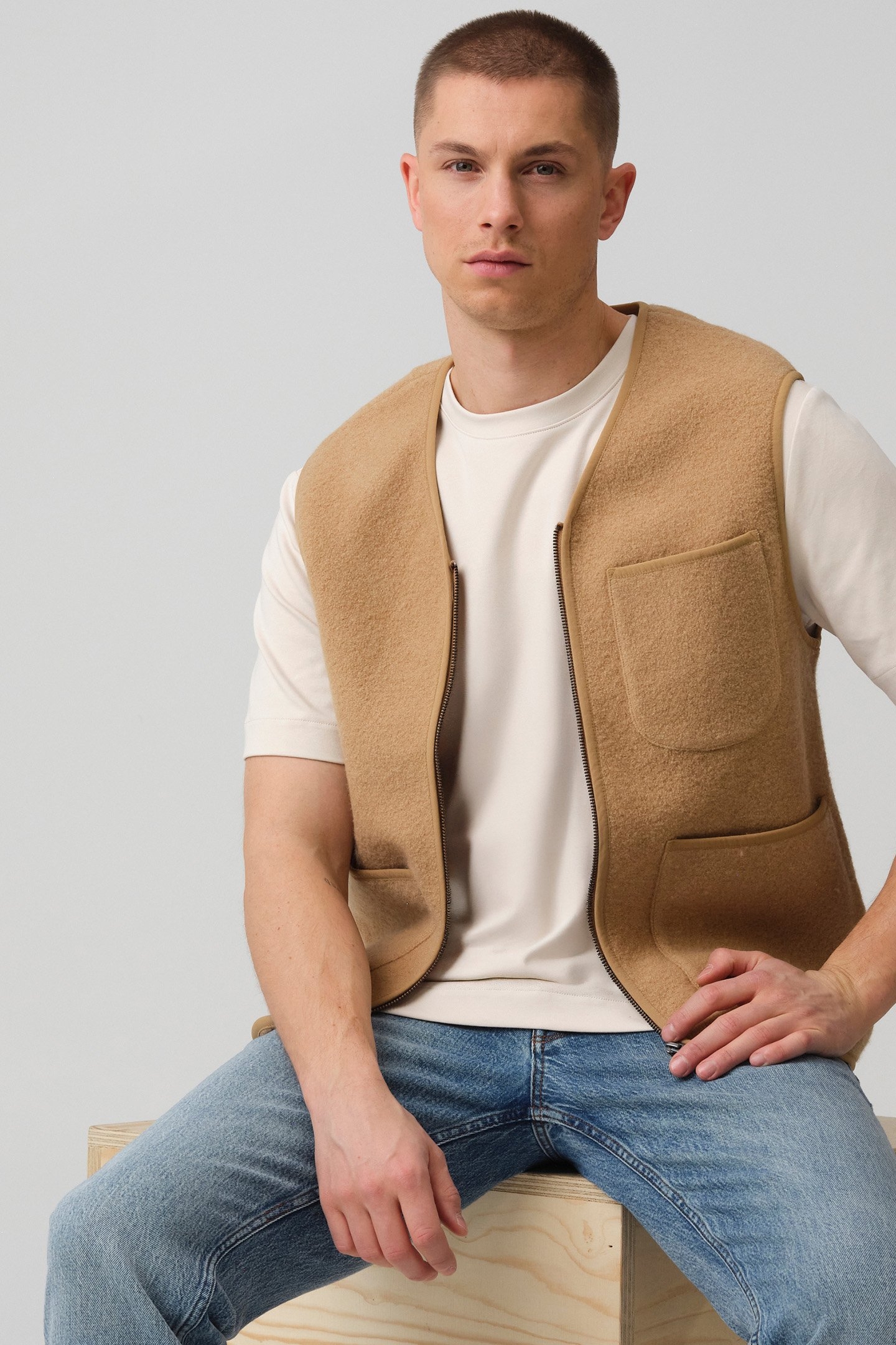 J.C. RAGS ROCKWELL MOUWLOOS VEST TOASTED COCONUT 4