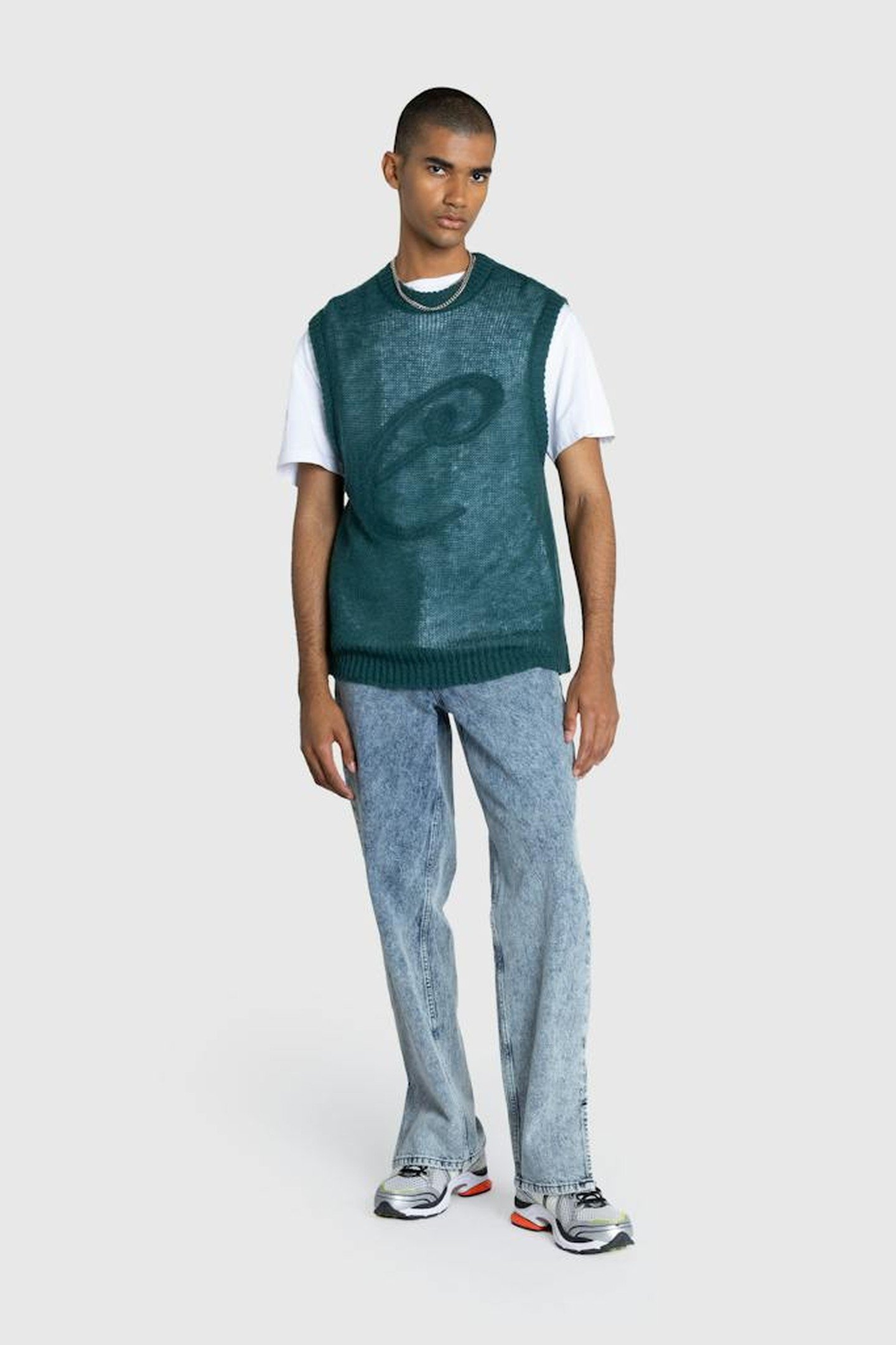 CAFÉ DE FLORE X HIGHSNOBIETY – SCRIPT SWEATER VEST GREEN 4