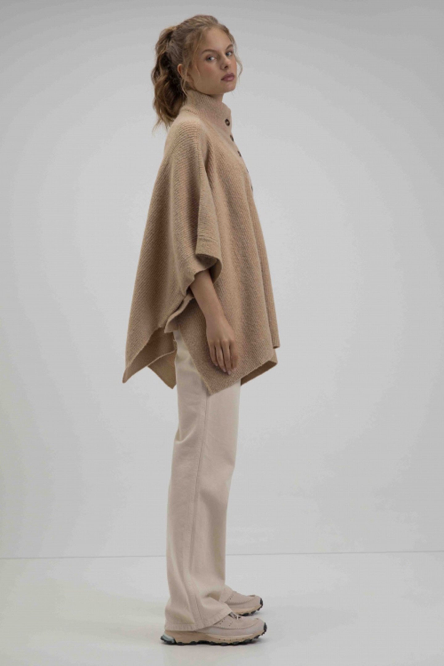 SAMIRA PONCHO SAND 4