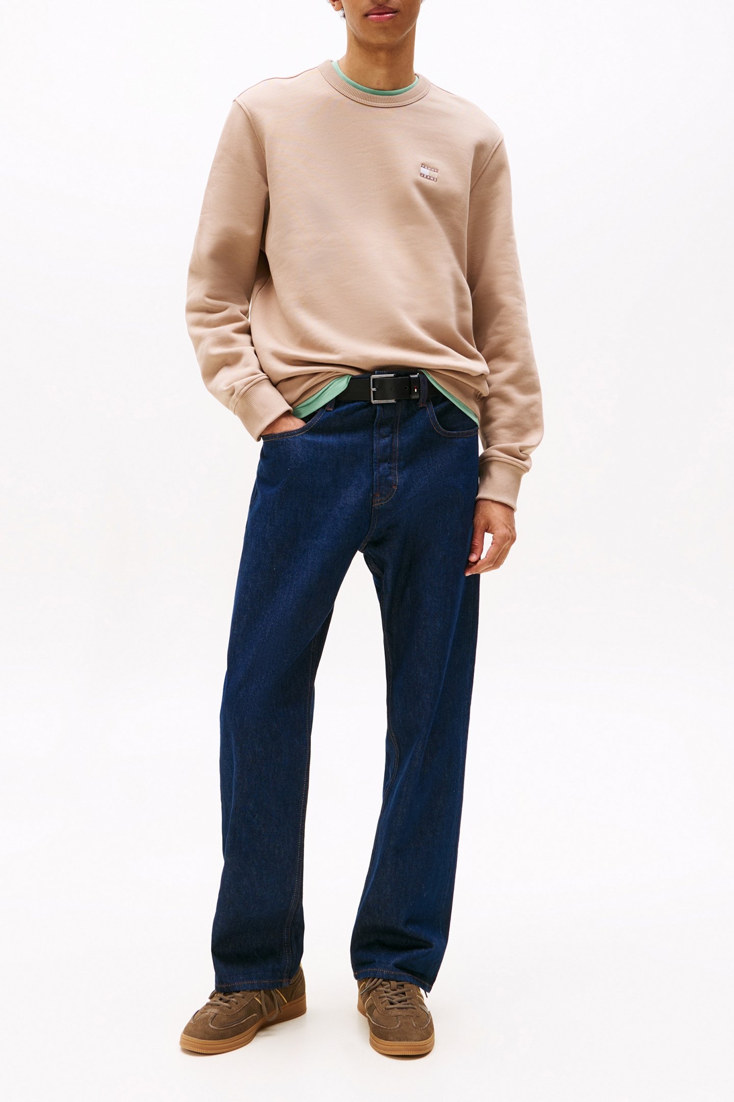 TONAL TOMMY BADGE CREW NECK SWEATSHIRT COASTAL TAUPE 2