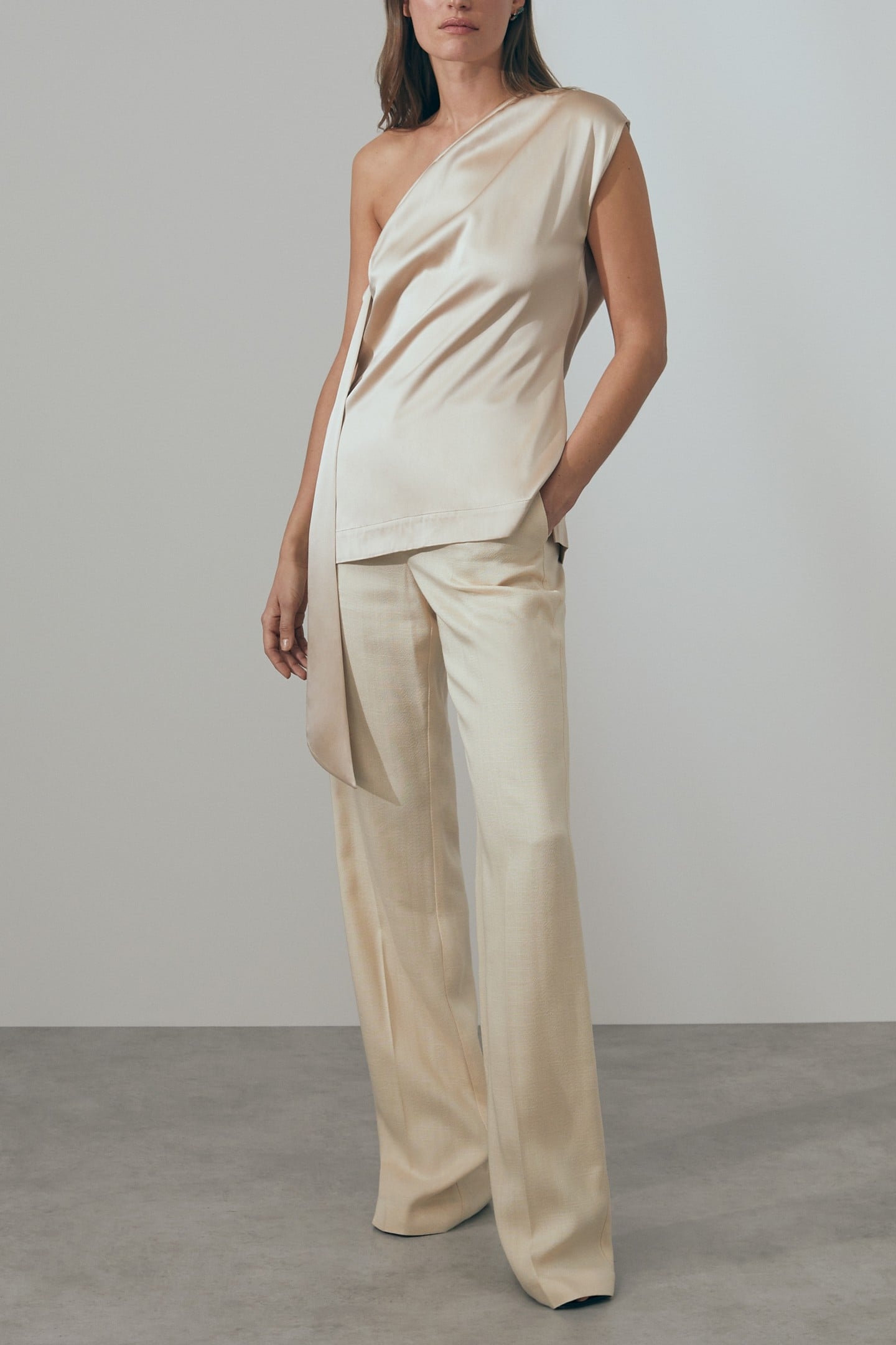 ONE SHOULDER TOP BLUSH 1