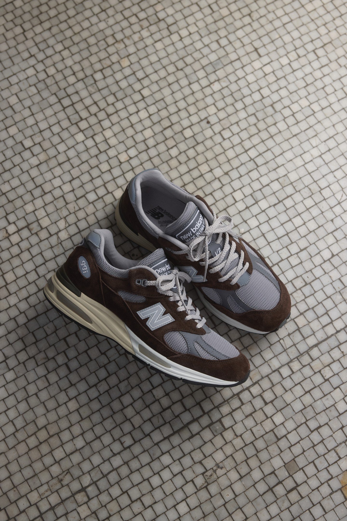 UNISEX MADE IN UK 991V2 SLATE BLACK 2