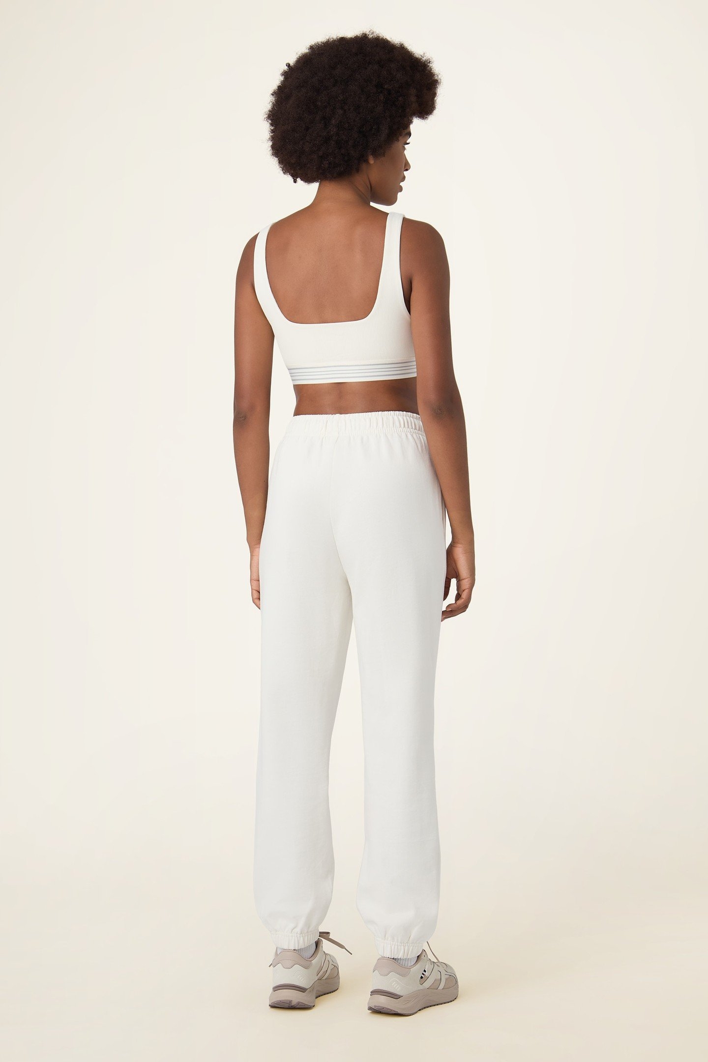 LAGRIO LOOSE SWEATPANTS EGRET 3