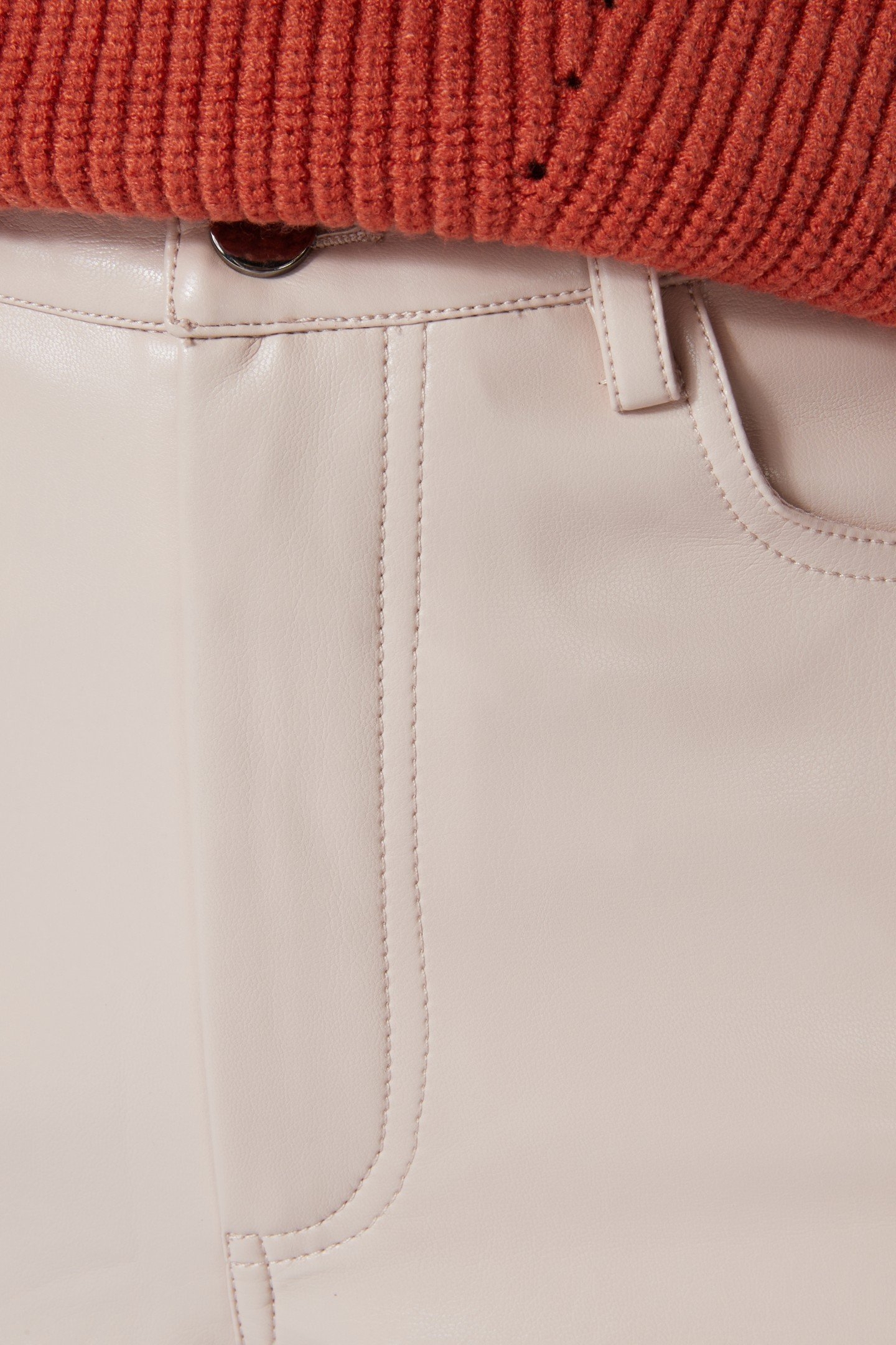 TROUSERS FLARED SPLIT PU BISCUIT 5